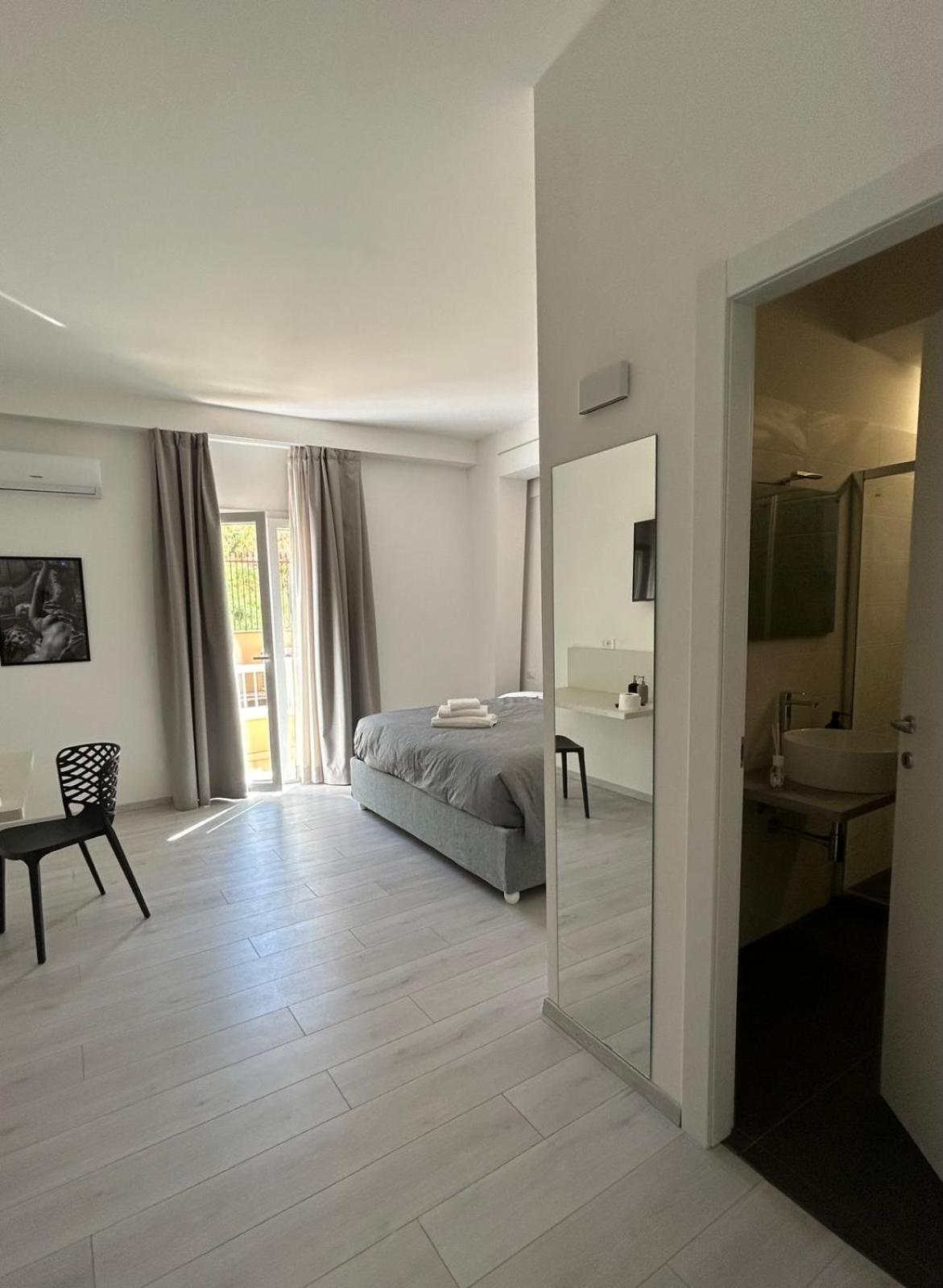 Affittacamere Mani - Camere Con Bagno Privato Gela Dış mekan fotoğraf
