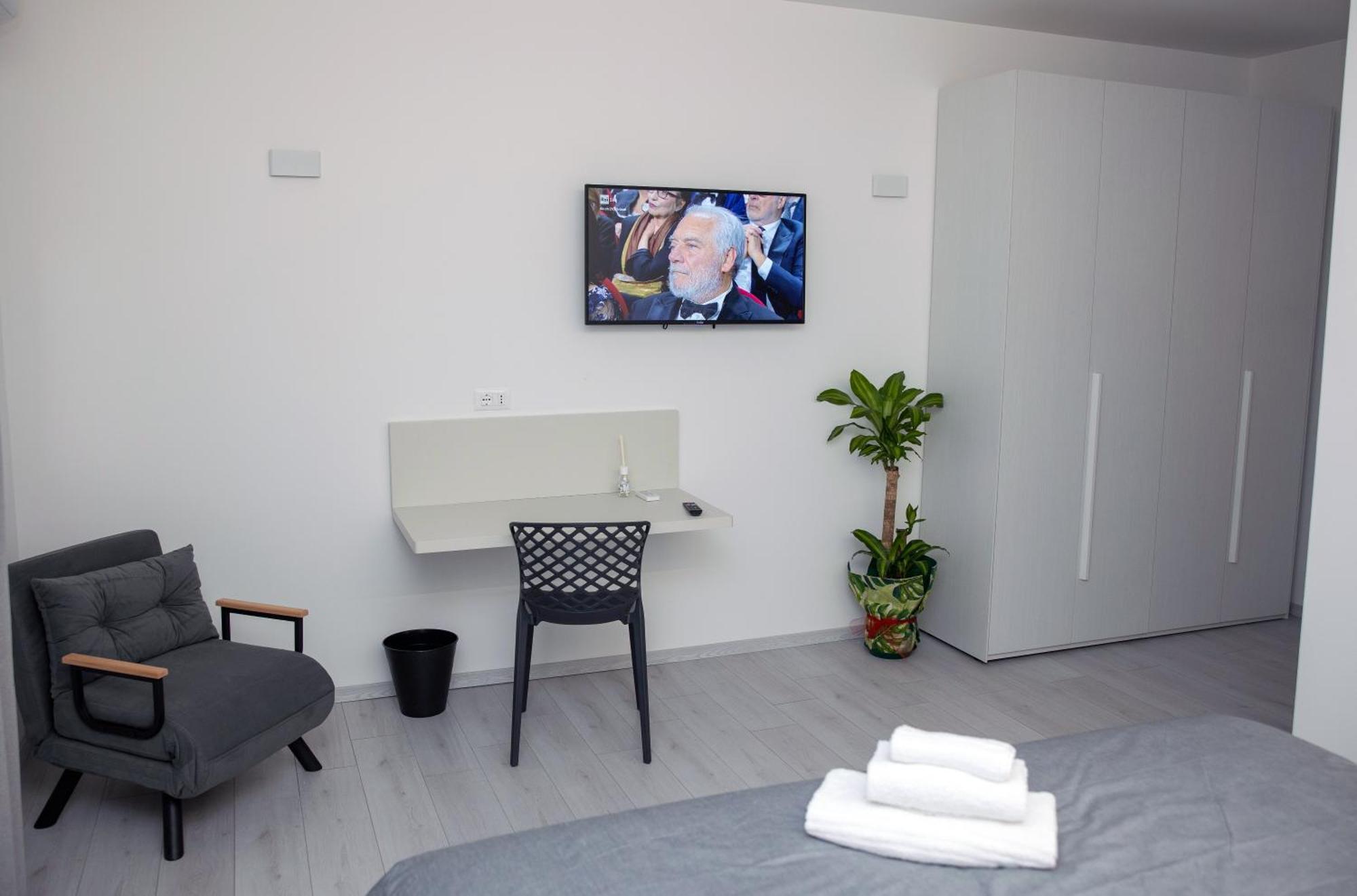 Affittacamere Mani - Camere Con Bagno Privato Gela Dış mekan fotoğraf