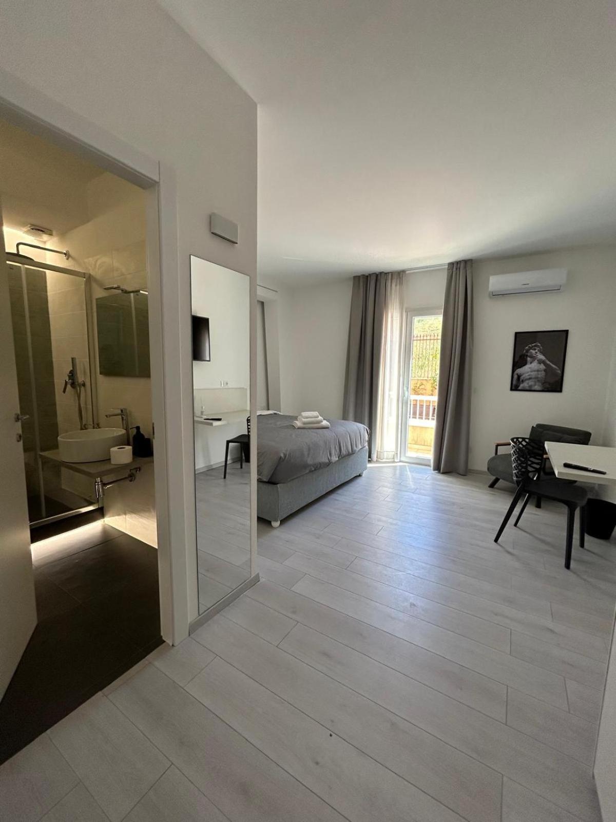 Affittacamere Mani - Camere Con Bagno Privato Gela Dış mekan fotoğraf