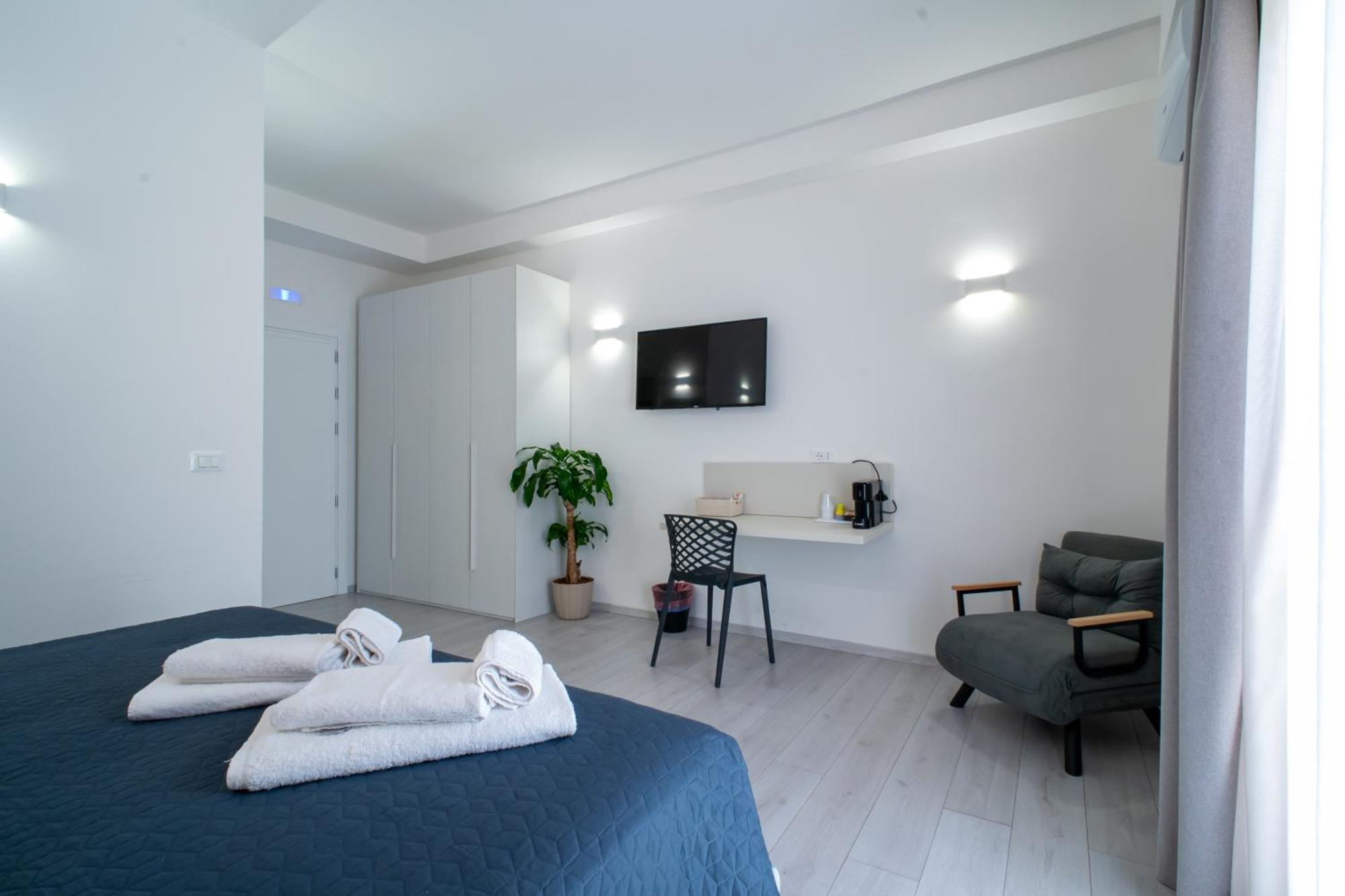 Affittacamere Mani - Camere Con Bagno Privato Gela Dış mekan fotoğraf