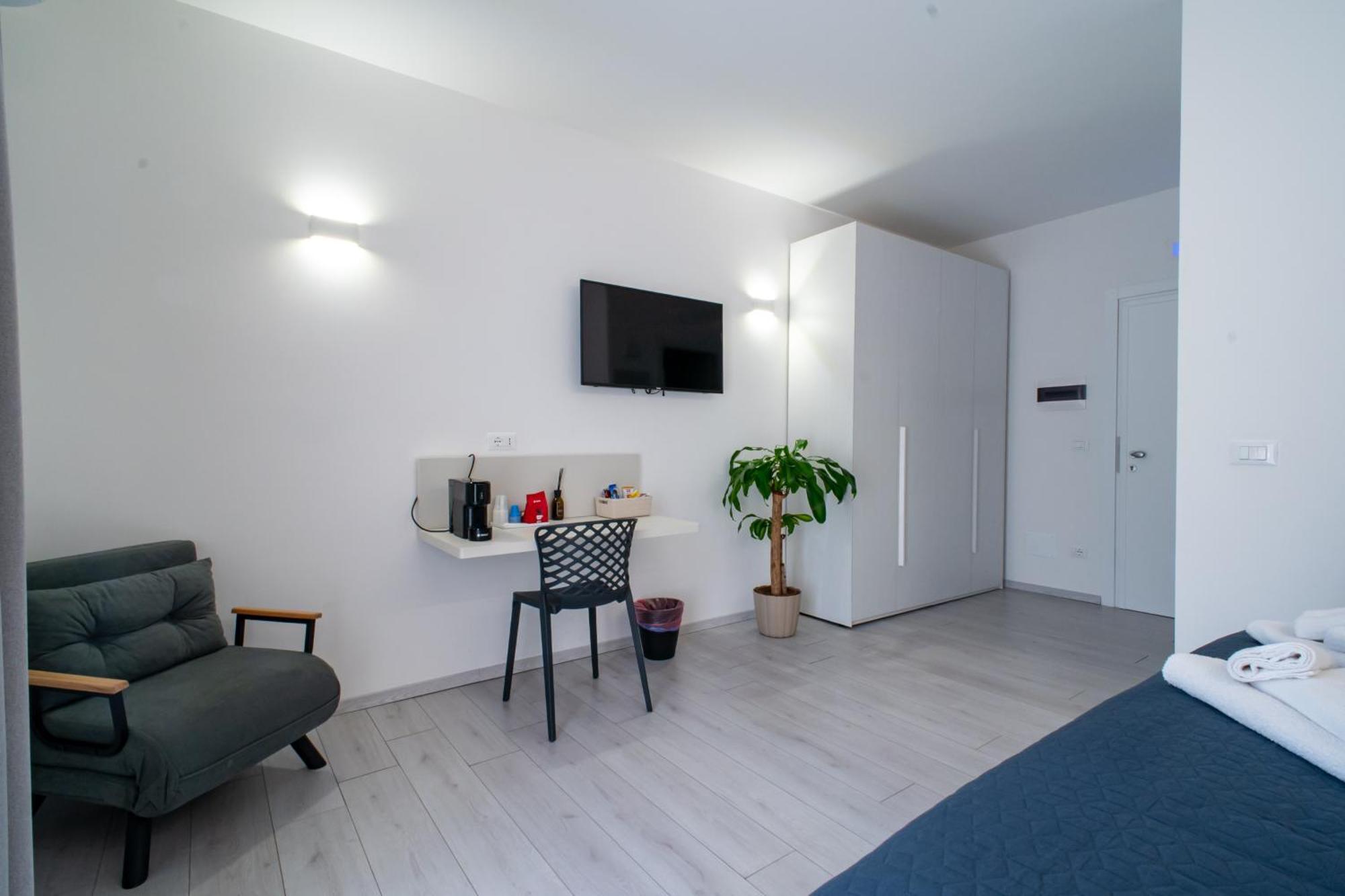 Affittacamere Mani - Camere Con Bagno Privato Gela Dış mekan fotoğraf